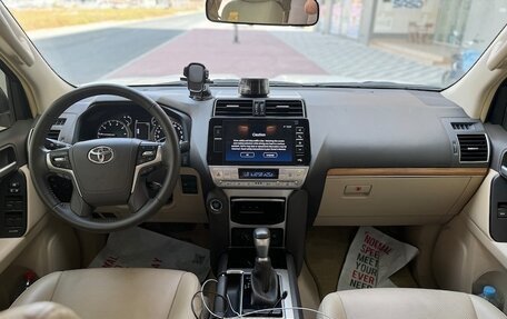 Toyota Land Cruiser Prado 150 рестайлинг 2, 2023 год, 10 200 000 рублей, 5 фотография