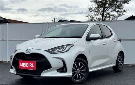 Toyota Yaris, 2021 год, 1 324 000 рублей, 3 фотография