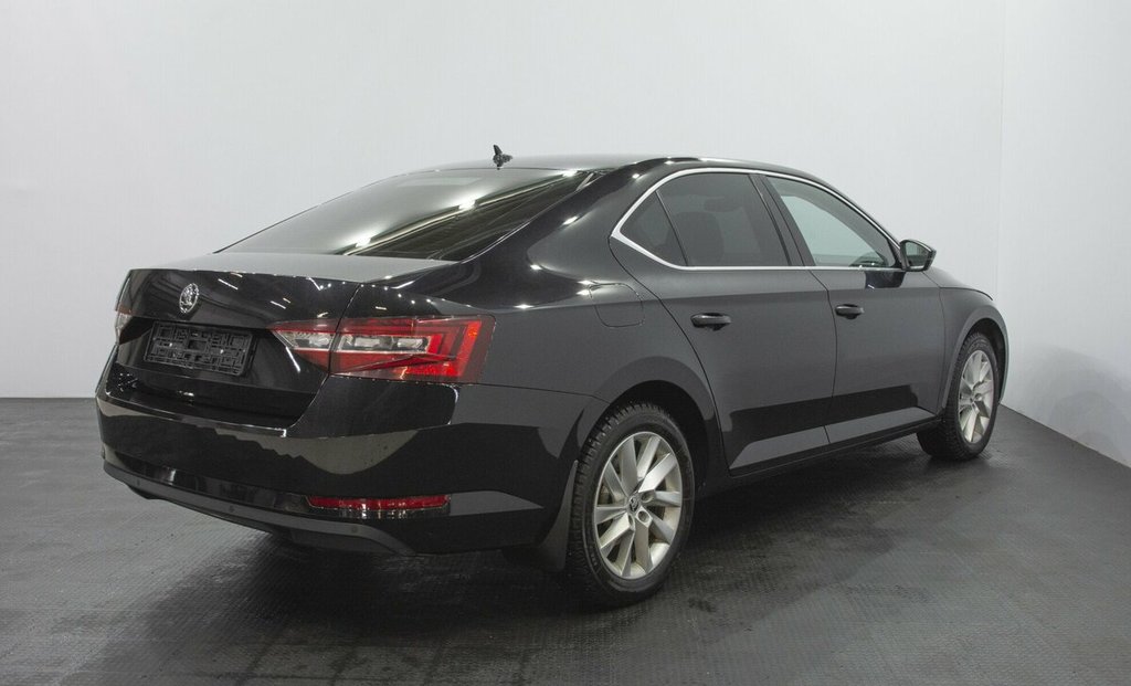 Skoda Superb III, 2018 год, 430 000 рублей, 1 фотография