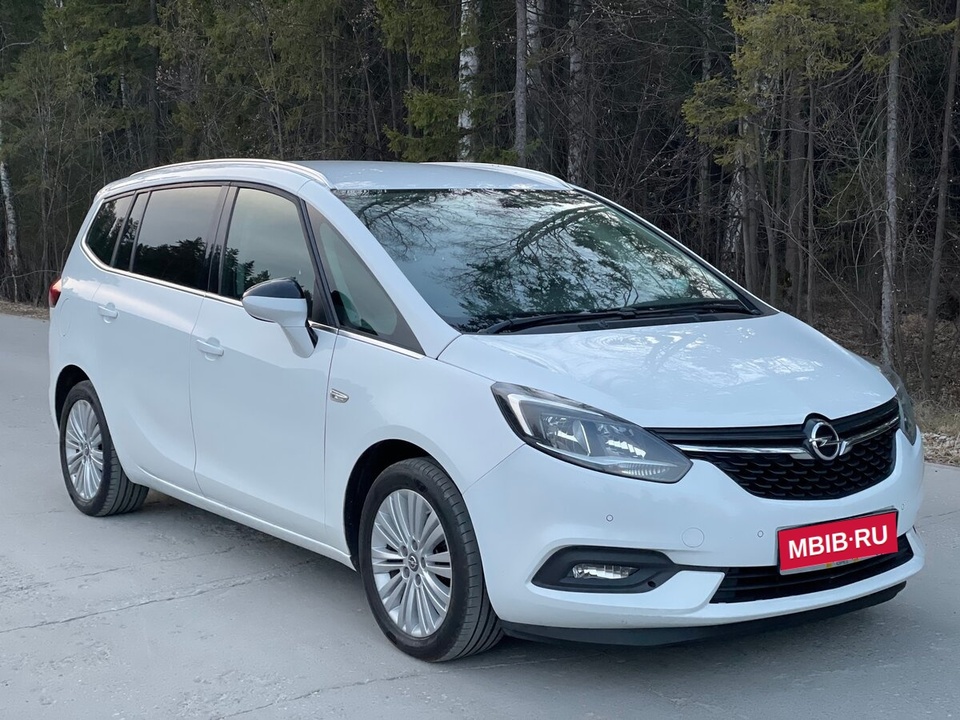 Opel Zafira C рестайлинг, 2017 год, 550 000 рублей, 11 фотография