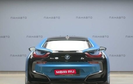 BMW i8 I рестайлинг, 2015 год, 7 790 000 рублей, 4 фотография