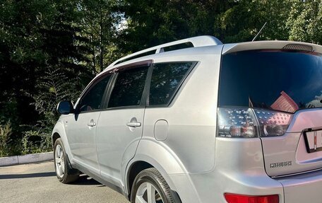 Mitsubishi Outlander III рестайлинг 3, 2007 год, 1 390 000 рублей, 8 фотография