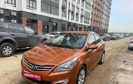 Hyundai Solaris II рестайлинг, 2016 год, 1 000 000 рублей, 2 фотография