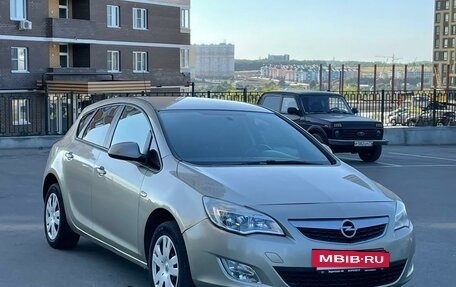 Opel Astra J, 2011 год, 680 000 рублей, 2 фотография