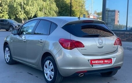 Opel Astra J, 2011 год, 680 000 рублей, 7 фотография