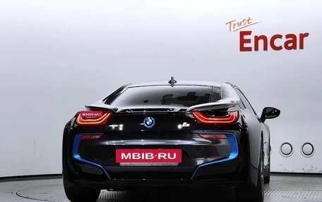 BMW i8 I рестайлинг, 2015 год, 6 100 000 рублей, 4 фотография