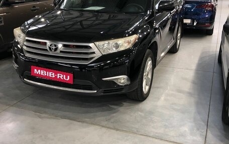 Toyota Highlander III, 2011 год, 2 320 000 рублей, 2 фотография