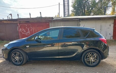 Opel Astra J, 2013 год, 1 050 000 рублей, 4 фотография