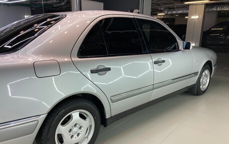 Mercedes-Benz E-Класс, 1998 год, 1 500 000 рублей, 5 фотография