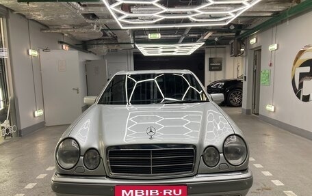 Mercedes-Benz E-Класс, 1998 год, 1 500 000 рублей, 2 фотография