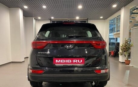 KIA Sportage IV рестайлинг, 2018 год, 2 525 000 рублей, 4 фотография