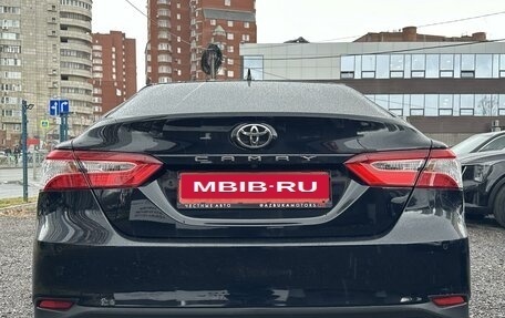 Toyota Camry, 2018 год, 2 750 000 рублей, 6 фотография