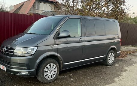 Volkswagen Caravelle T6 рестайлинг, 2018 год, 3 380 000 рублей, 2 фотография