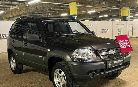 Chevrolet Niva I рестайлинг, 2015 год, 854 000 рублей, 3 фотография