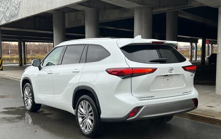 Toyota Highlander, 2024 год, 6 750 000 рублей, 6 фотография