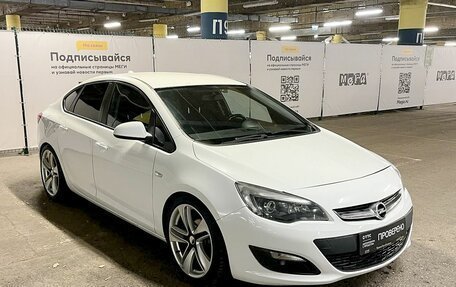 Opel Astra J, 2013 год, 967 000 рублей, 3 фотография