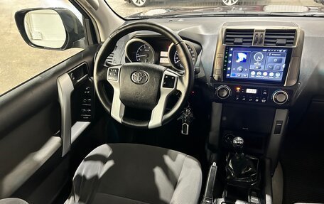 Toyota Land Cruiser Prado 150 рестайлинг 2, 2011 год, 2 250 000 рублей, 11 фотография