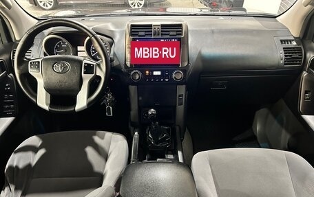 Toyota Land Cruiser Prado 150 рестайлинг 2, 2011 год, 2 250 000 рублей, 12 фотография