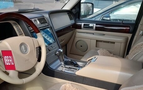 Lincoln Navigator, 2005 год, 1 550 000 рублей, 9 фотография