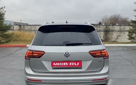 Volkswagen Tiguan II, 2018 год, 4 050 000 рублей, 4 фотография