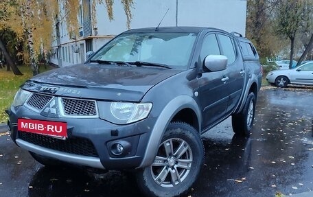 Mitsubishi L200 IV рестайлинг, 2012 год, 1 700 000 рублей, 24 фотография