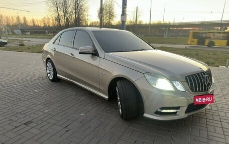 Mercedes-Benz E-Класс, 2011 год, 1 850 000 рублей, 6 фотография