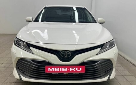 Toyota Camry, 2018 год, 2 100 000 рублей, 2 фотография