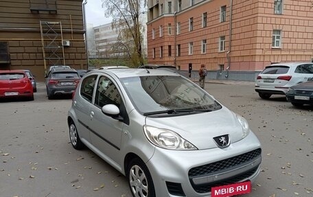 Peugeot 107 I рестайлинг, 2011 год, 600 000 рублей, 3 фотография