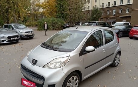 Peugeot 107 I рестайлинг, 2011 год, 600 000 рублей, 4 фотография