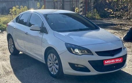 Opel Astra J, 2013 год, 800 000 рублей, 1 фотография