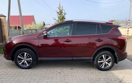 Toyota RAV4, 2017 год, 2 545 000 рублей, 2 фотография