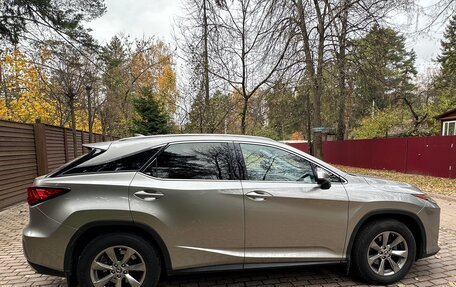 Lexus RX IV рестайлинг, 2019 год, 4 600 000 рублей, 7 фотография