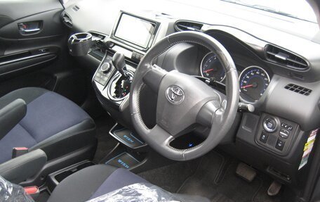 Toyota Wish II, 2016 год, 1 150 000 рублей, 10 фотография