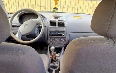 Hyundai Accent II, 2004 год, 400 000 рублей, 3 фотография