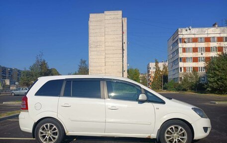 Opel Zafira B, 2011 год, 699 000 рублей, 1 фотография