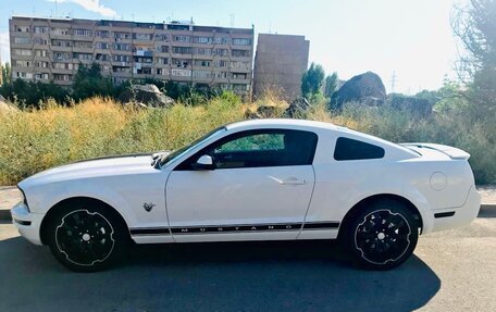 Ford Mustang VI рестайлинг, 2008 год, 1 200 000 рублей, 3 фотография