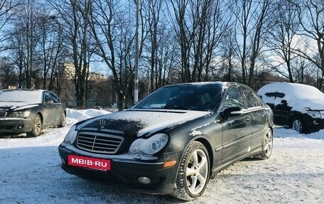 Mercedes-Benz C-Класс, 2004 год, 750 000 рублей, 5 фотография