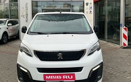 Peugeot Traveller I, 2021 год, 3 270 000 рублей, 2 фотография