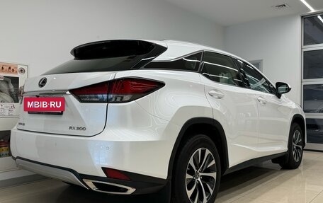 Lexus RX IV рестайлинг, 2020 год, 6 900 000 рублей, 5 фотография