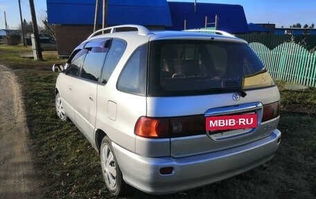 Toyota Ipsum II, 2000 год, 550 000 рублей, 2 фотография