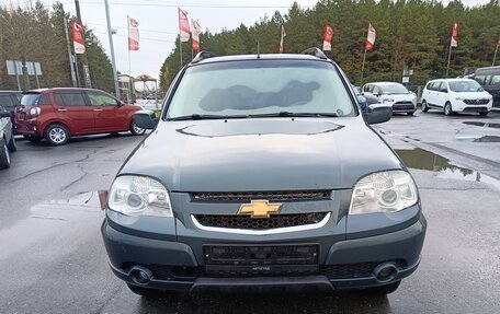 Chevrolet Niva I рестайлинг, 2010 год, 559 000 рублей, 2 фотография