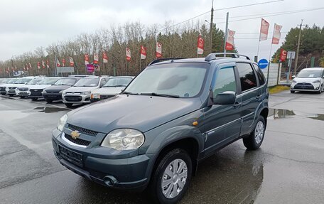 Chevrolet Niva I рестайлинг, 2010 год, 559 000 рублей, 3 фотография