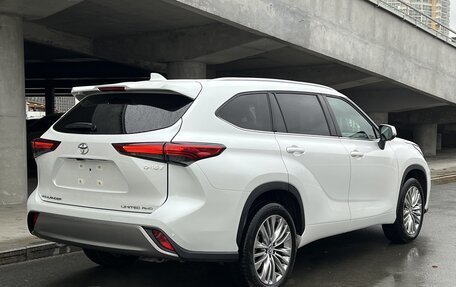 Toyota Highlander, 2024 год, 6 750 000 рублей, 8 фотография