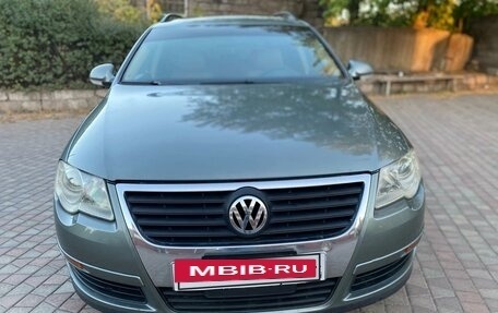 Volkswagen Passat B6, 2005 год, 690 000 рублей, 2 фотография