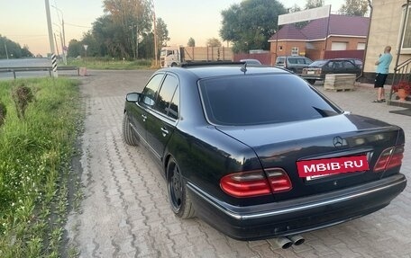 Mercedes-Benz E-Класс, 1999 год, 1 250 000 рублей, 4 фотография