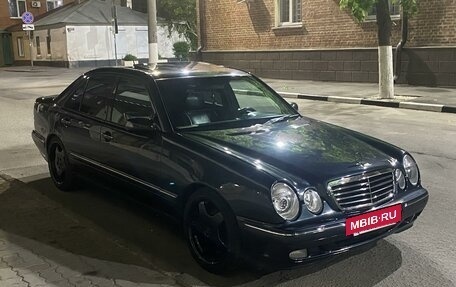 Mercedes-Benz E-Класс, 1999 год, 1 250 000 рублей, 10 фотография