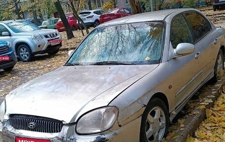 Hyundai Sonata IV рестайлинг, 2000 год, 200 000 рублей, 1 фотография