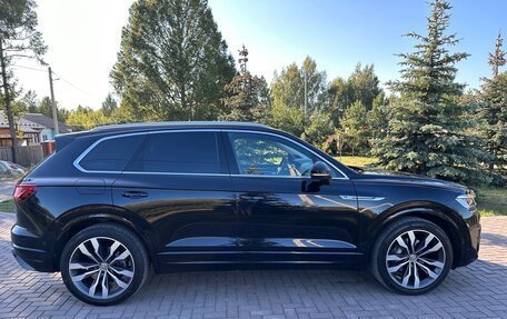 Volkswagen Touareg III, 2019 год, 5 930 000 рублей, 4 фотография