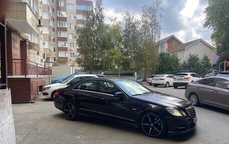 Mercedes-Benz E-Класс, 2011 год, 1 490 000 рублей, 2 фотография