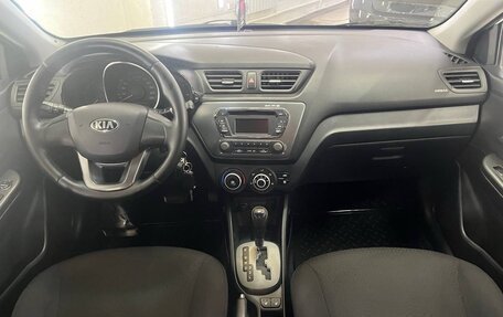 KIA Rio III рестайлинг, 2013 год, 897 000 рублей, 34 фотография